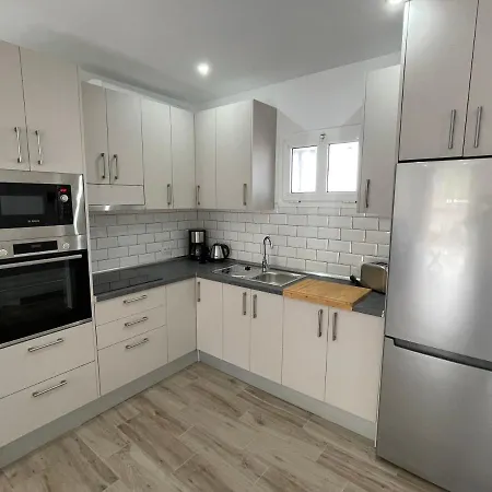 Neue Terrassenwohnung Mit Pool Διαμέρισμα