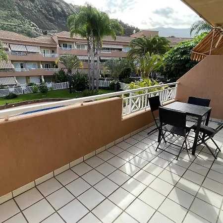 Neue Terrassenwohnung Mit Pool Διαμέρισμα